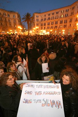 donne in piazza a Napoli per la 194