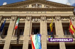 Messina-bandiera-arcobaleno-Municipio-Palazzo-Zanca-per-celebrare-stretto-pride-cancellato-per-coronavirus