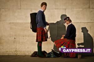 In Scozia la legge contro l'omotransfobia vieta di odiare e discriminare in Italia no