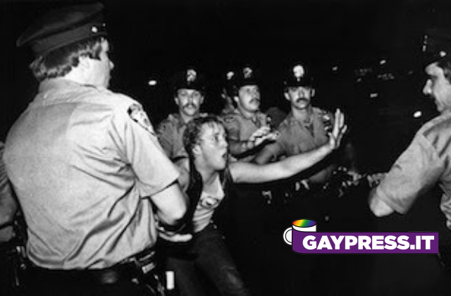 Cosa è successo nei Moti di Stonewall e perché hanno dato vita ai Pride