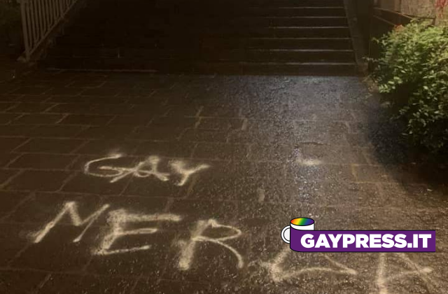 Scritta omofoba nei pressi della scalinata Alessi di Catania contro le persone gay