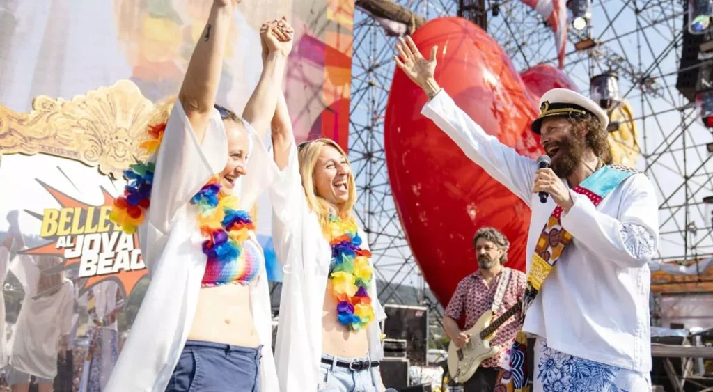 Jova Beach Party: sul palco matrimonio gay donne lesbiche lgbtqia+