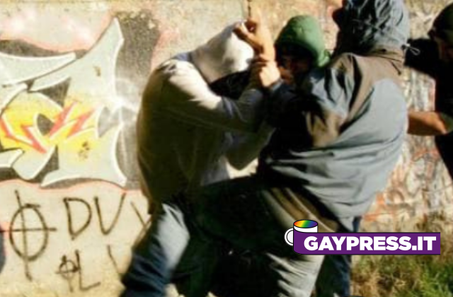 Coppia gay subisce aggressione omofoba in pieno centro a Ostia