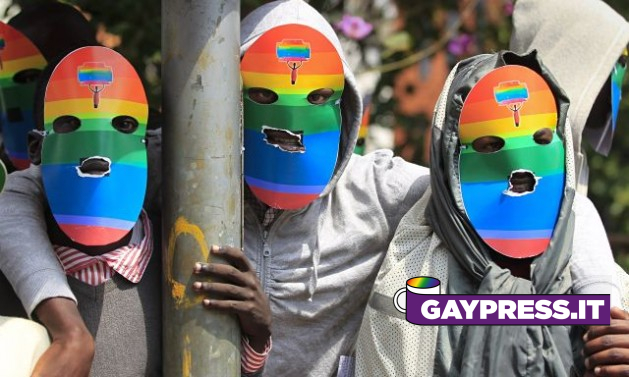Tanzania-omosessualita-combattuta-con-la-castrazione maschere arcobaleno Africa